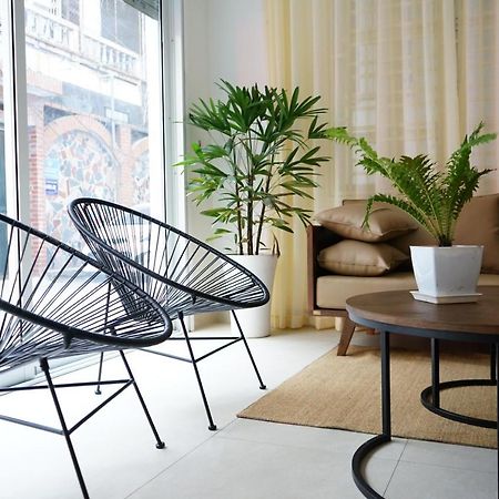 Lyn House - Service Apartment Hoang Quoc Vietハノイ市 エクステリア 写真