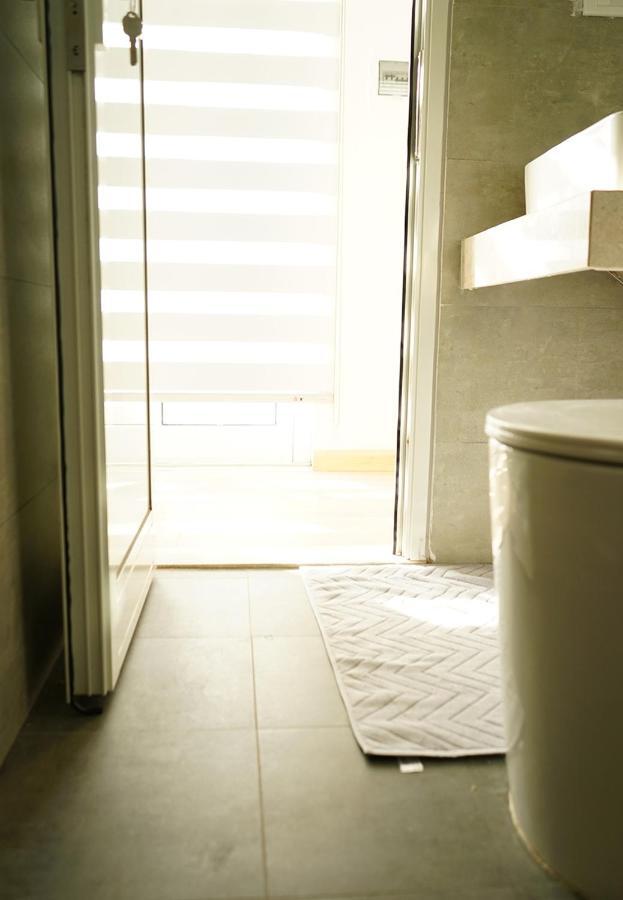 Lyn House - Service Apartment Hoang Quoc Vietハノイ市 エクステリア 写真
